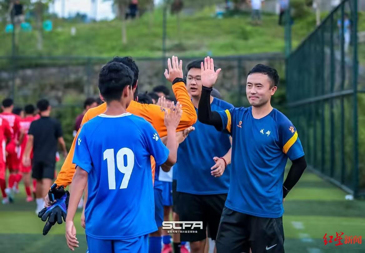 爱游戏体育官网-7名成都小将入选两支国少队!成都足协去年组织赴巴西训练效果显著,暑假或复制该模式